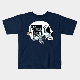 astronaut opening door Kids T-Shirt